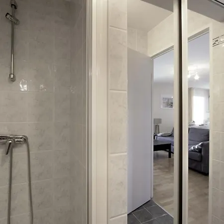 公寓 Charme Tourangeau Avec Parking Et Balcon *