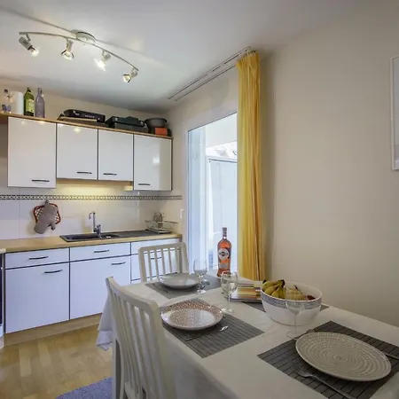 Charme Tourangeau Avec Parking Et Balcon *